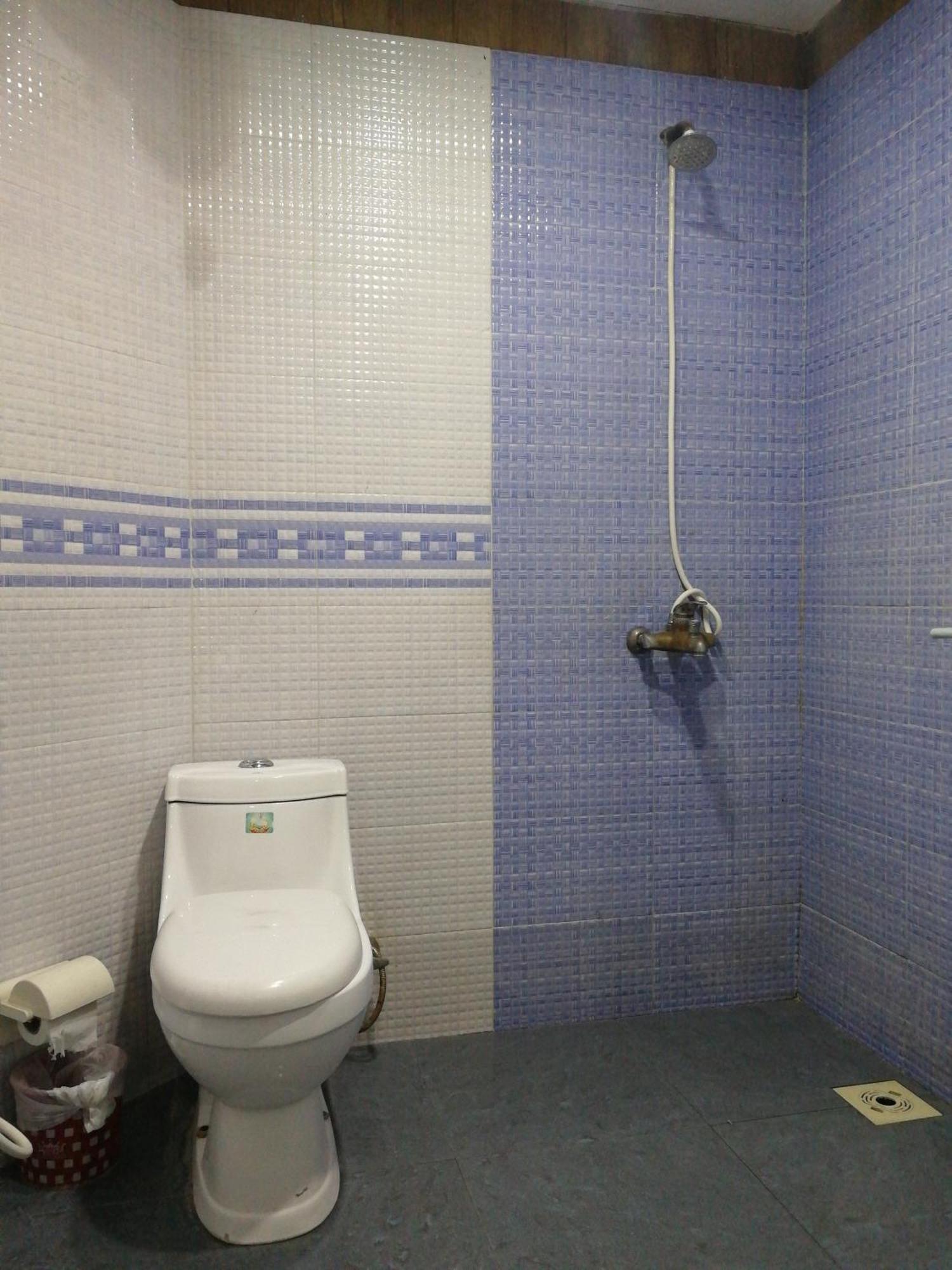 Quick Continental Hotel - Jail Road Лахор Номер фото
