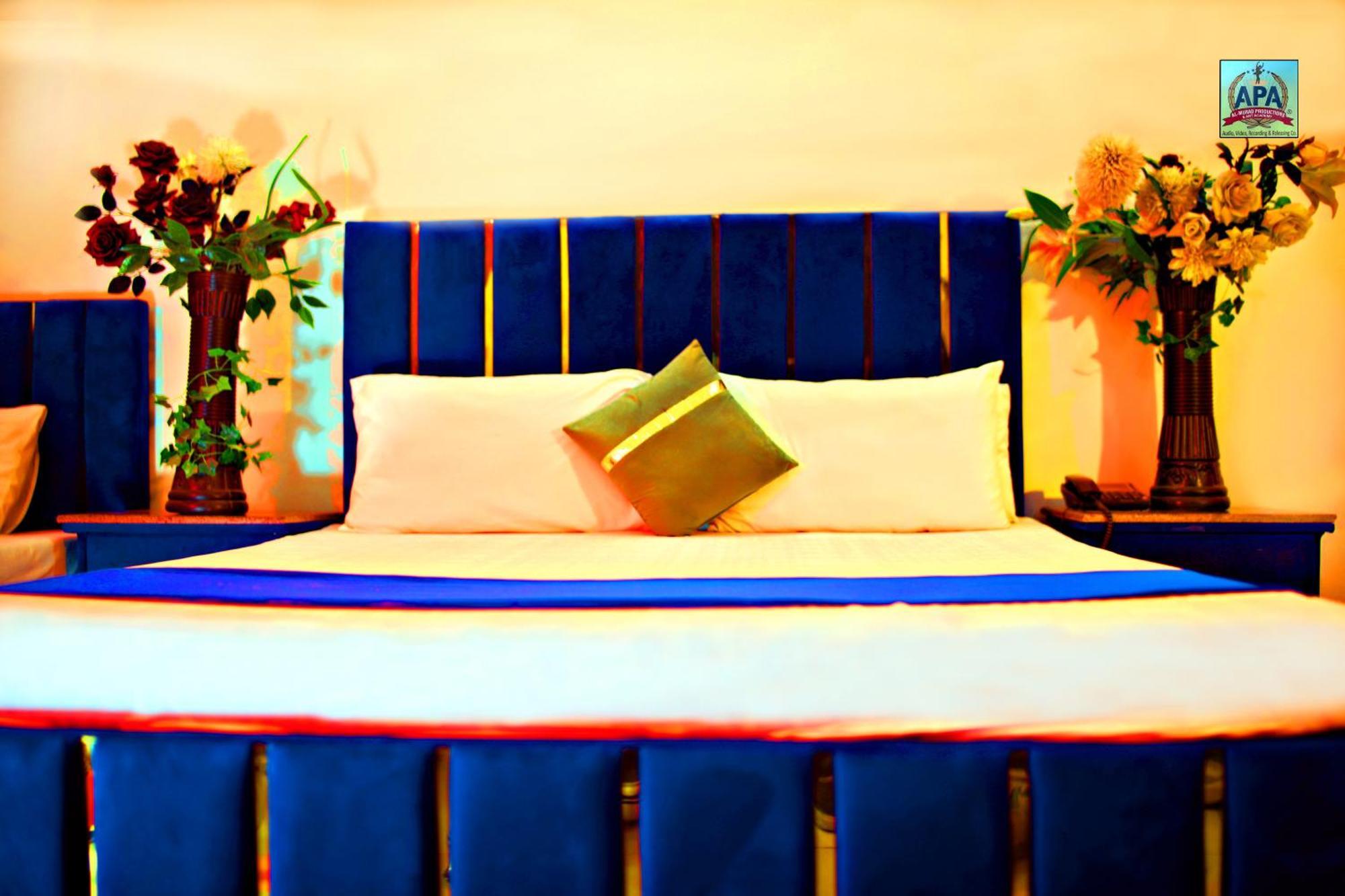Quick Continental Hotel - Jail Road Лахор Экстерьер фото