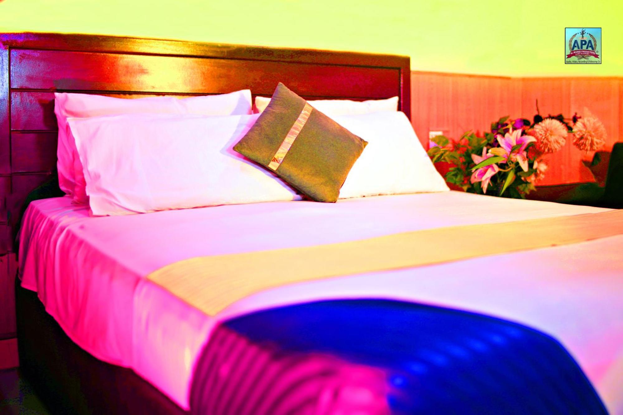 Quick Continental Hotel - Jail Road Лахор Экстерьер фото