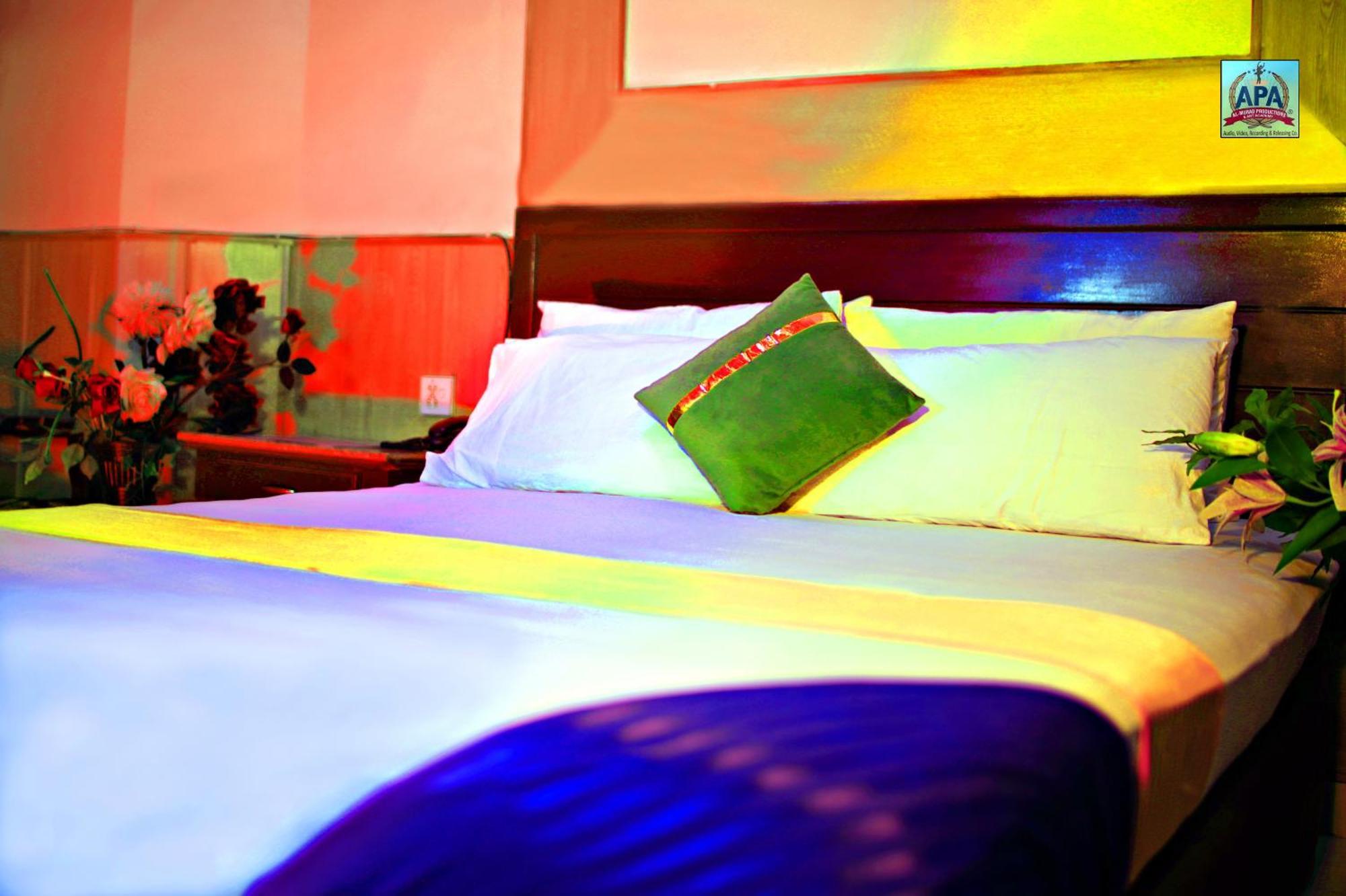 Quick Continental Hotel - Jail Road Лахор Экстерьер фото